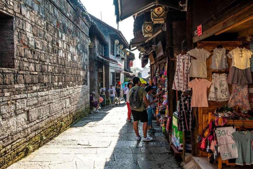蜗牛问答平台为什么毕业三四年之后,同学们之间的差距会越来越大?,快速解决你的问题